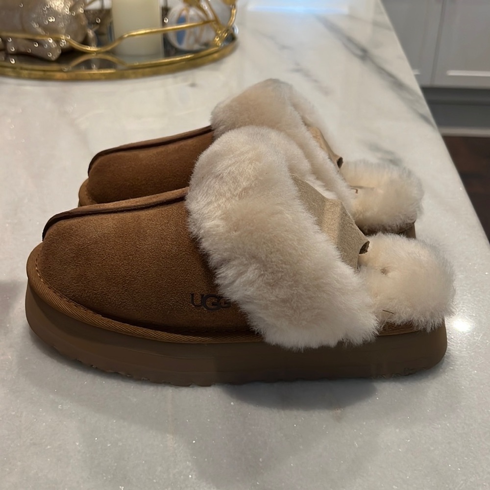 BRAND NEW UGG disquette slipper chestnut